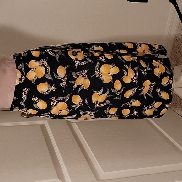 H&M Divided Size 6 Midi Black with Lemons Skirt, Side Slit and Buttons, EUC - Picture 1 of 14